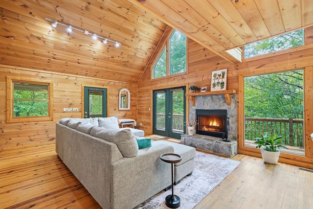 270 Tara Drive, Ellijay, GA 30540