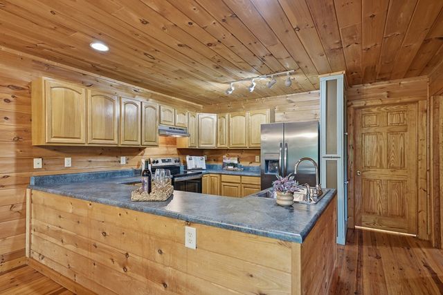 270 Tara Drive, Ellijay, GA 30540