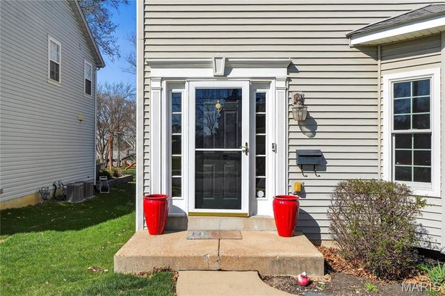 1221 Ruth Drive, Kirkwood, MO 63122