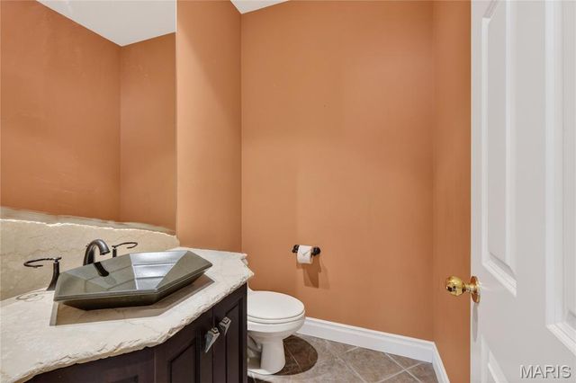 1221 Ruth Drive, Kirkwood, MO 63122