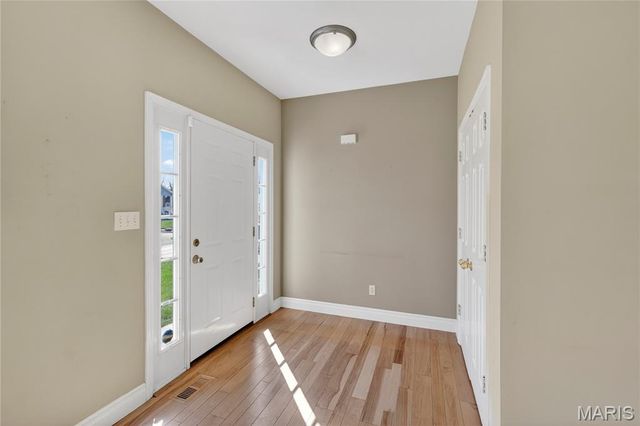 1221 Ruth Drive, Kirkwood, MO 63122