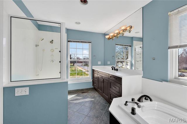 1221 Ruth Drive, Kirkwood, MO 63122