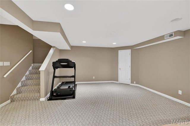 1221 Ruth Drive, Kirkwood, MO 63122