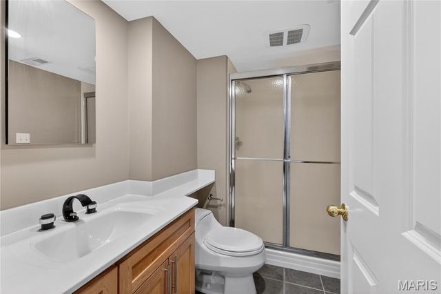 1221 Ruth Drive, Kirkwood, MO 63122