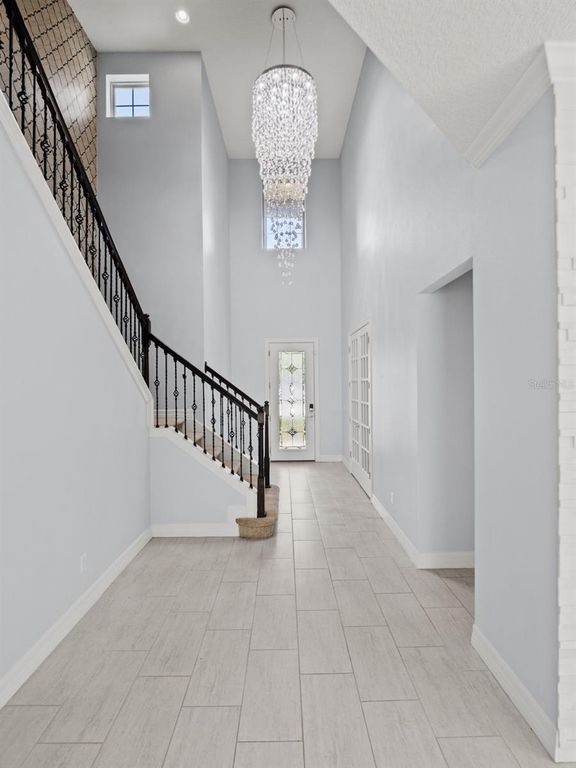 Image 11 of property listing at 10950 CITRON OAKS DRIVE, Orlando, FL 32836