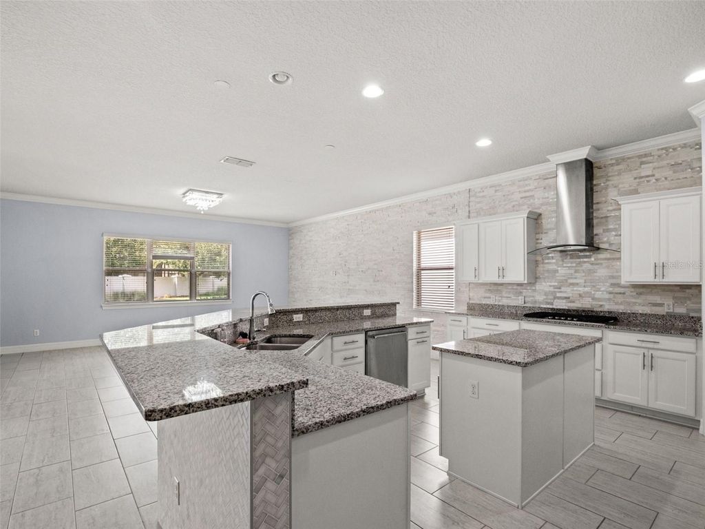Image 17 of property listing at 10950 CITRON OAKS DRIVE, Orlando, FL 32836