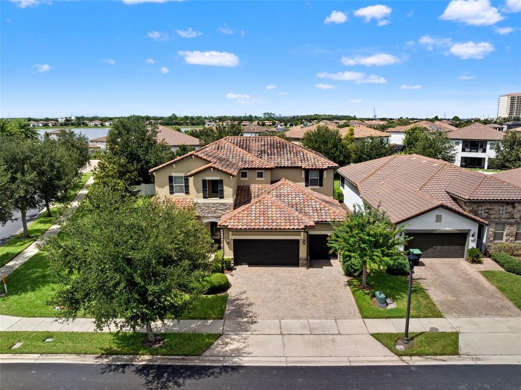 Image 7 of property listing at 10950 CITRON OAKS DRIVE, Orlando, FL 32836