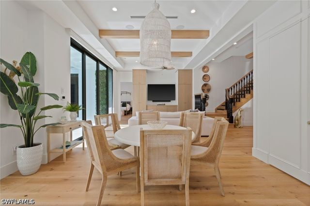 1140 8th ST S, Naples, FL 34102