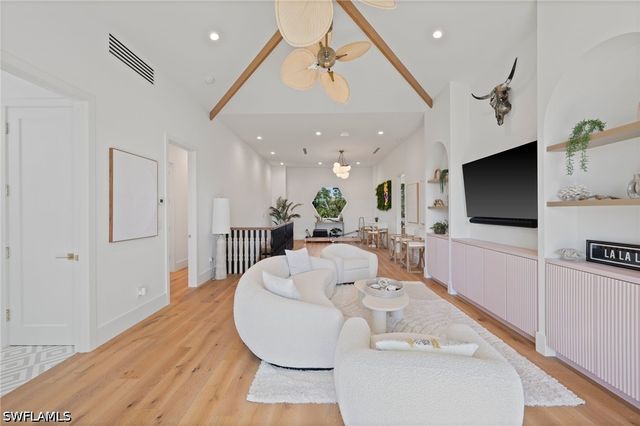 1140 8th ST S, Naples, FL 34102