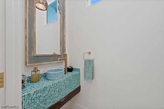 1140 8th ST S, Naples, FL 34102