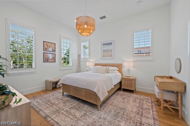1140 8th ST S, Naples, FL 34102