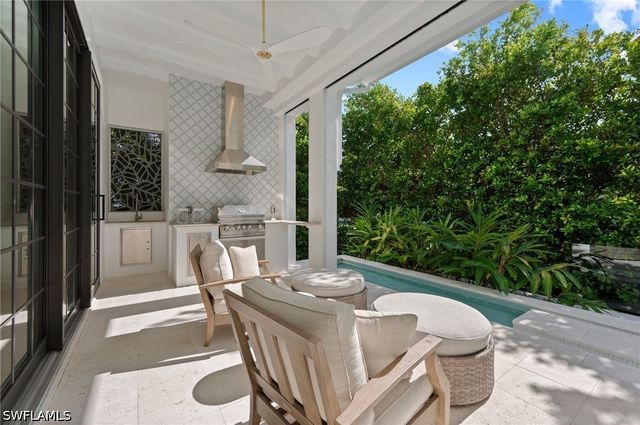 1140 8th ST S, Naples, FL 34102