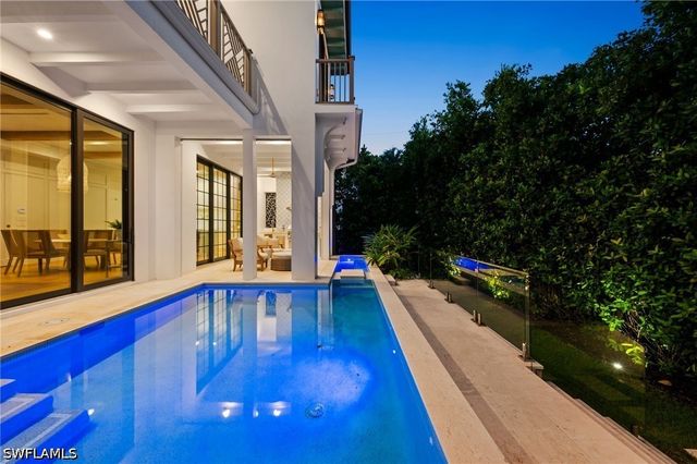 1140 8th ST S, Naples, FL 34102