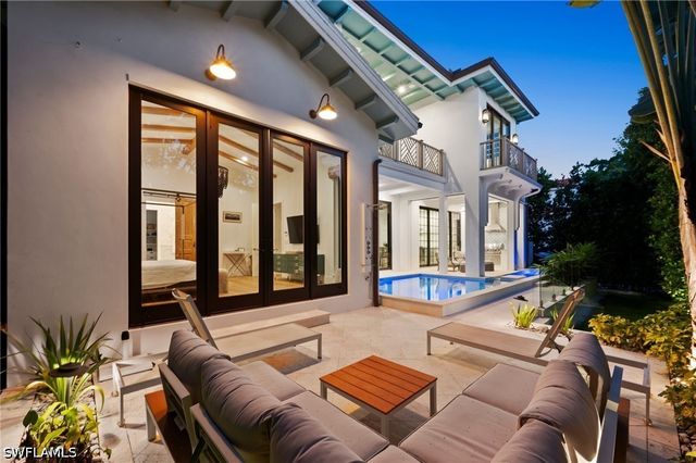 1140 8th ST S, Naples, FL 34102