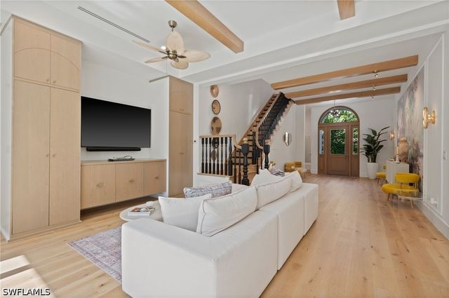 1140 8th ST S, Naples, FL 34102