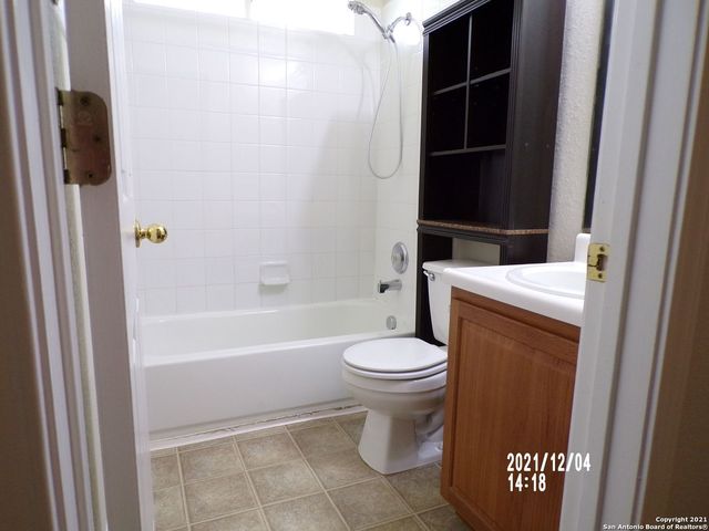 10722 Firefox Den, San Antonio, TX 78245