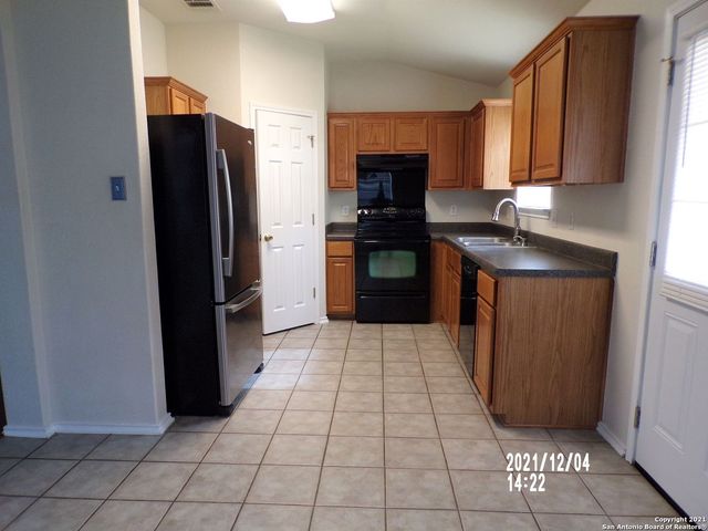 10722 Firefox Den, San Antonio, TX 78245