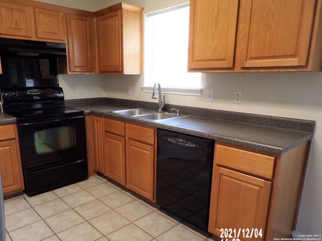 10722 Firefox Den, San Antonio, TX 78245