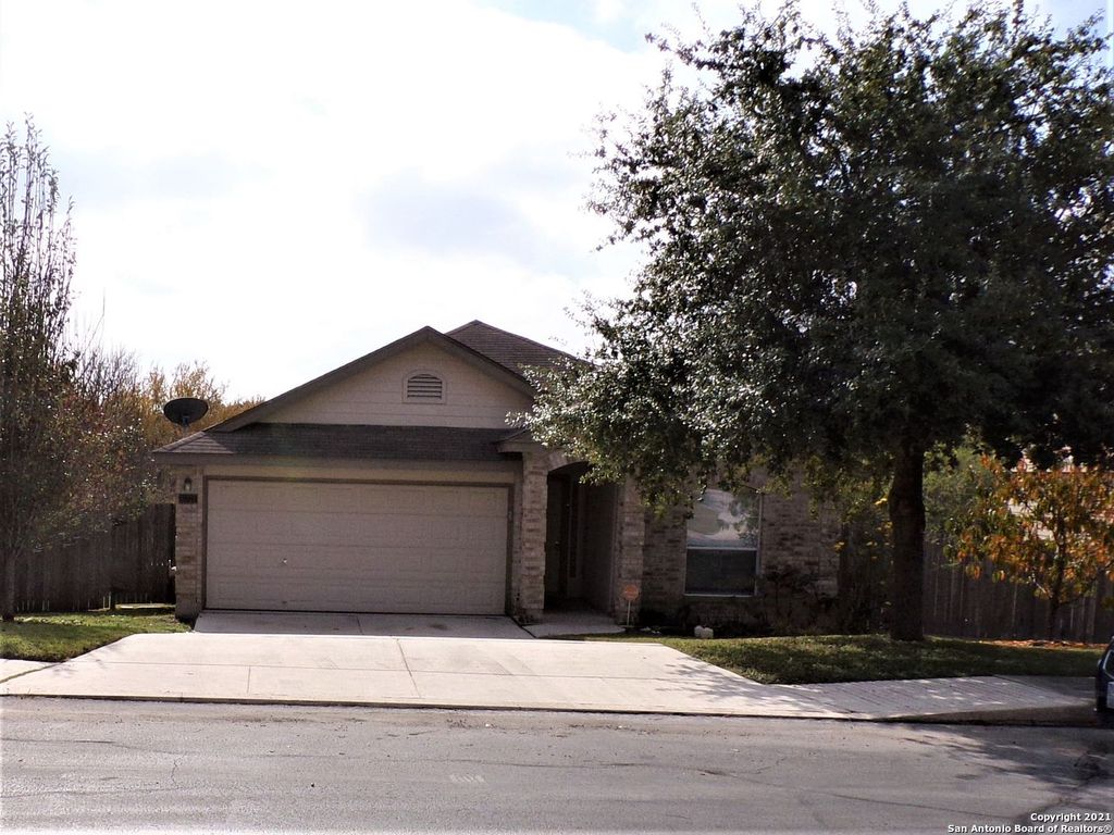 10722 Firefox Den, San Antonio, TX 78245