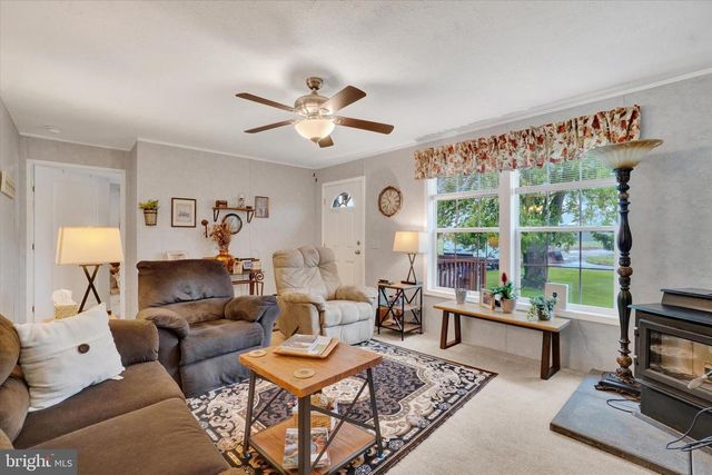 36 PINE RD, Abbottstown, PA 17301