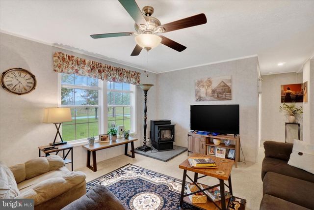 36 PINE RD, Abbottstown, PA 17301