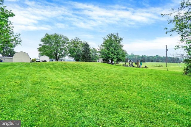 36 PINE RD, Abbottstown, PA 17301