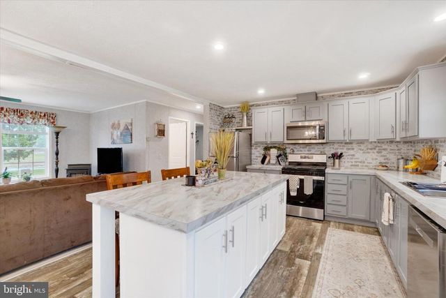36 PINE RD, Abbottstown, PA 17301