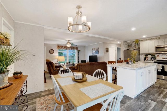 36 PINE RD, Abbottstown, PA 17301