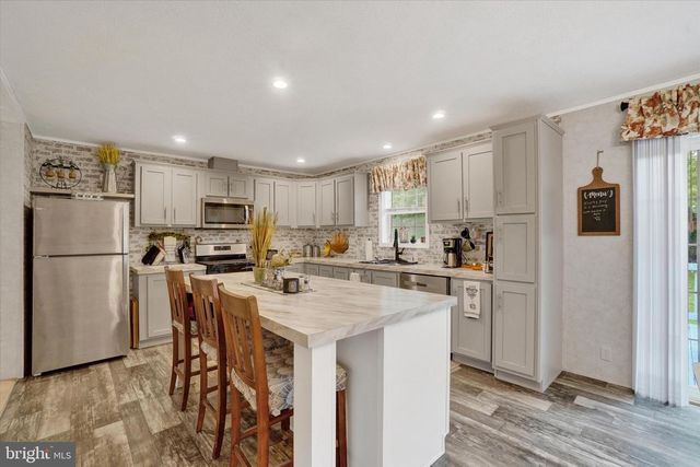 36 PINE RD, Abbottstown, PA 17301