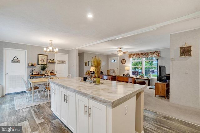 36 PINE RD, Abbottstown, PA 17301