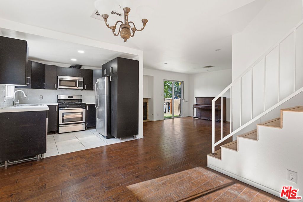 Image 12 of property listing at 1628 N Formosa Avenue A, Los Angeles, CA 90046