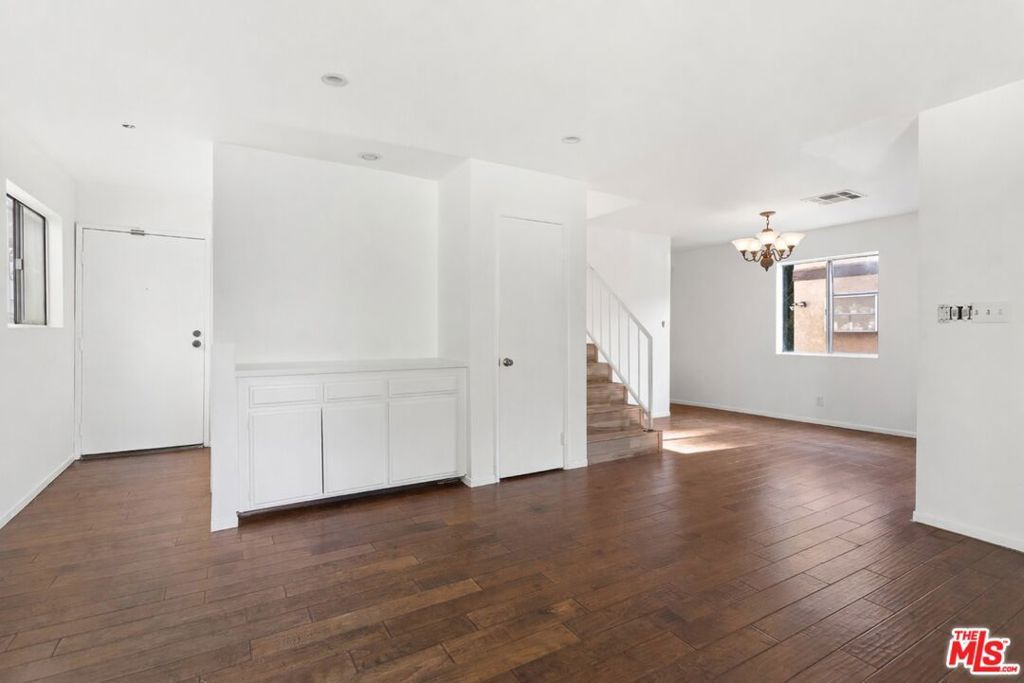 Image 9 of property listing at 1628 N Formosa Avenue A, Los Angeles, CA 90046