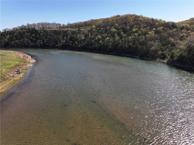 714 County Road 629, Green Forest, AR 72638