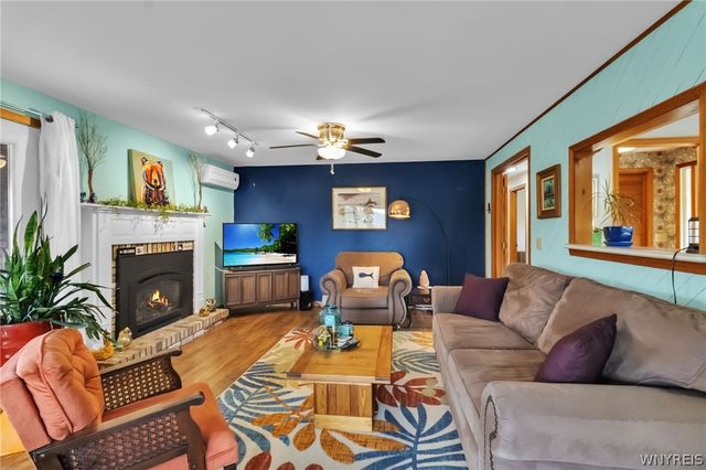 5566 Homestead Road, Boston, NY 14075
