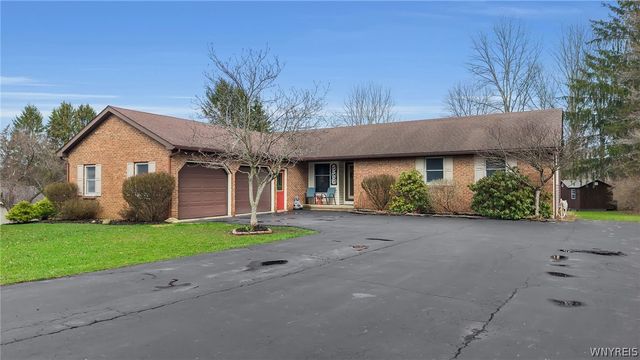 5566 Homestead Road, Boston, NY 14075