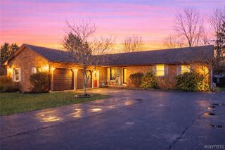 5566 Homestead Road, Boston, NY 14075