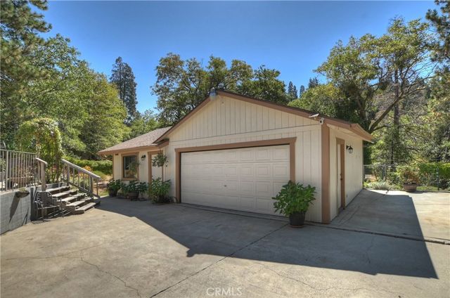 23167 Brookside Road, Crestline, CA 92325