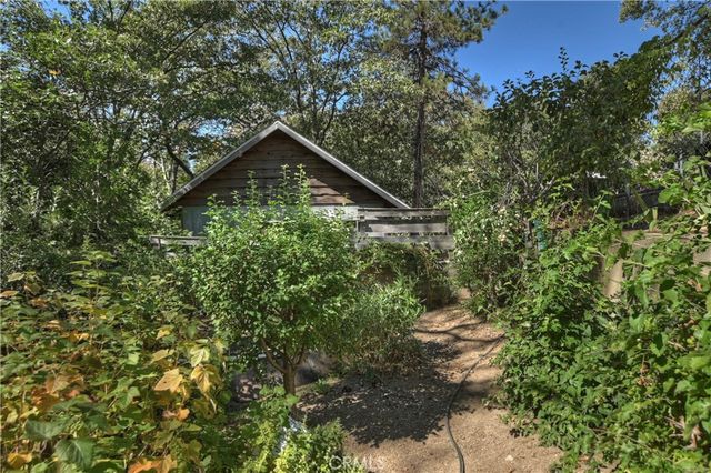 23167 Brookside Road, Crestline, CA 92325