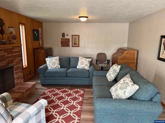 1628 Mistwood Dr NE, Keizer, OR 97303