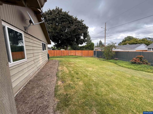 1628 Mistwood Dr NE, Keizer, OR 97303