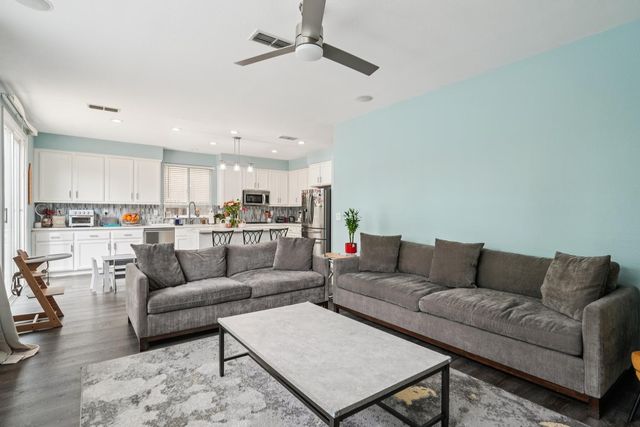 2821 Rogue River Cir, West Sacramento, CA 95691