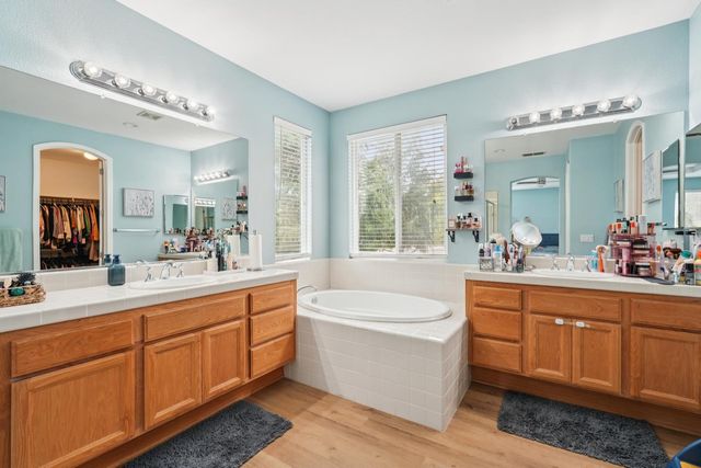 2821 Rogue River Cir, West Sacramento, CA 95691