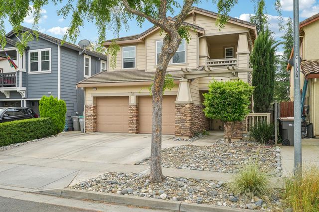 2821 Rogue River Cir, West Sacramento, CA 95691