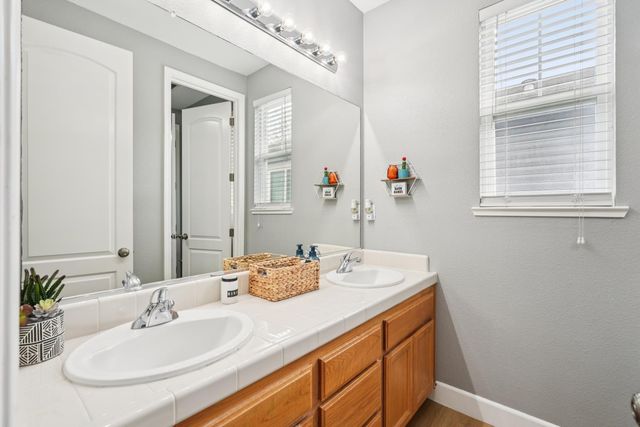 2821 Rogue River Cir, West Sacramento, CA 95691