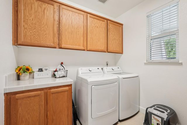 2821 Rogue River Cir, West Sacramento, CA 95691