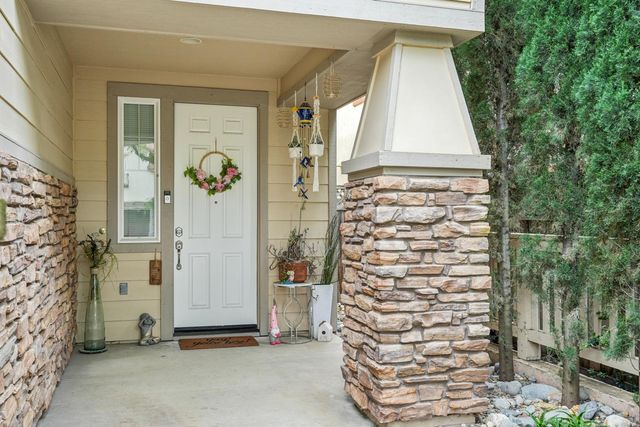 2821 Rogue River Cir, West Sacramento, CA 95691