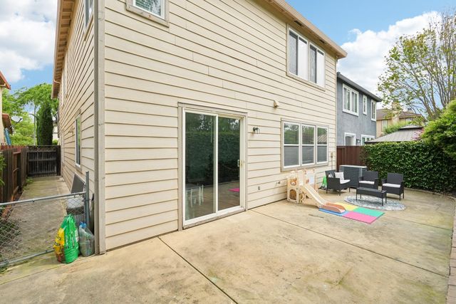 2821 Rogue River Cir, West Sacramento, CA 95691