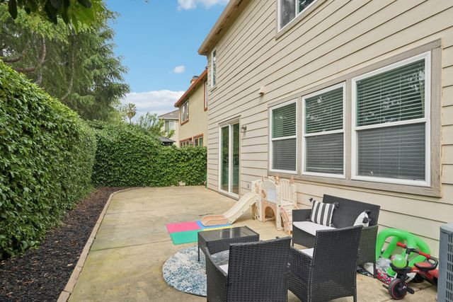 2821 Rogue River Cir, West Sacramento, CA 95691