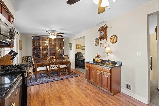 111 Knoll Dr, Penn Hills, PA 15147