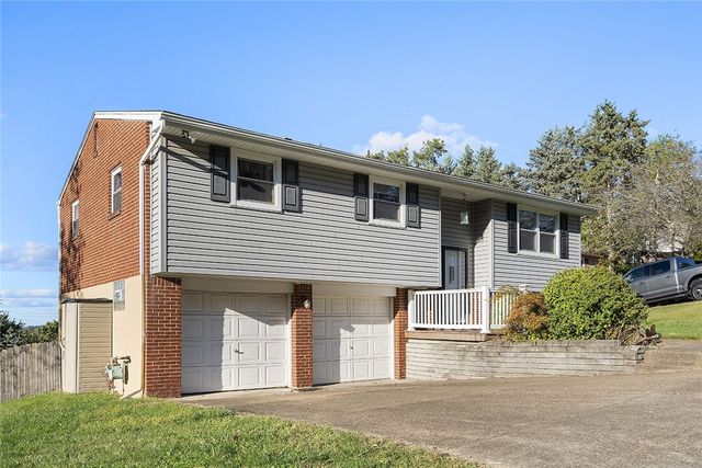 111 Knoll Dr, Penn Hills, PA 15147